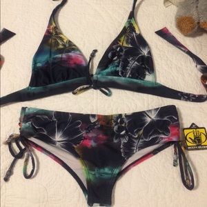 BODY GLOVE SWIM SUIT